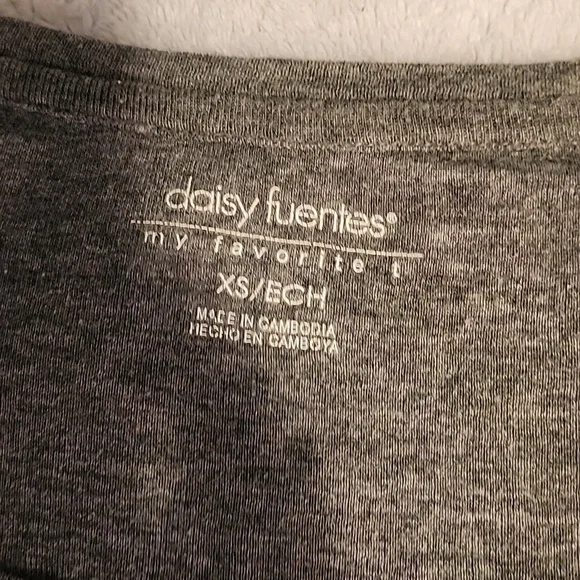 Daisy Fuentes favorite tee - Picture 3 of 6